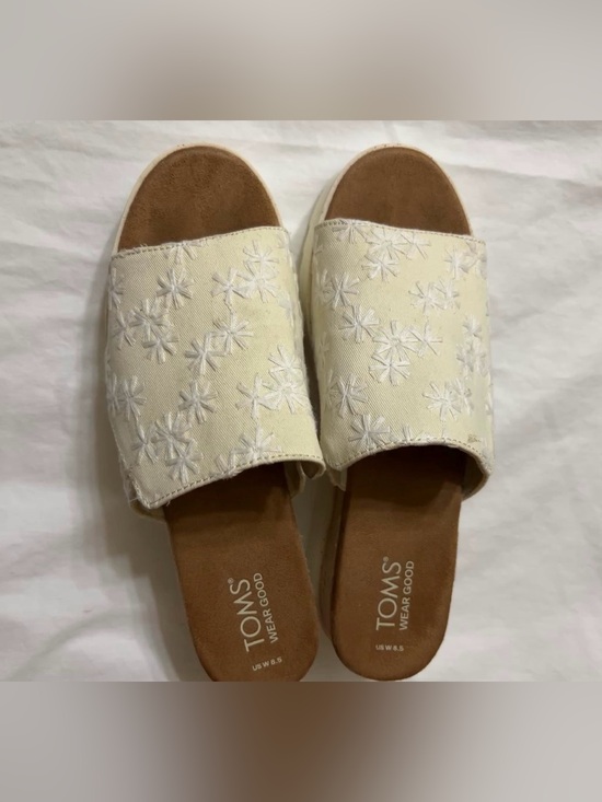 Toms Shoes - TOMS Cream Embroidered Slide Mules size 8.5